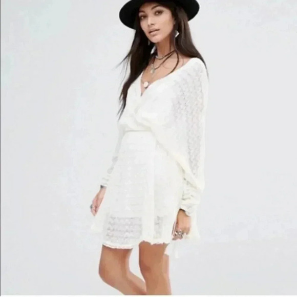FREE PEOPLE Snug Bug Ivory Wrap Wool Blend Sweater Mini Dress mediuTassels Lined - Picture 1 of 5